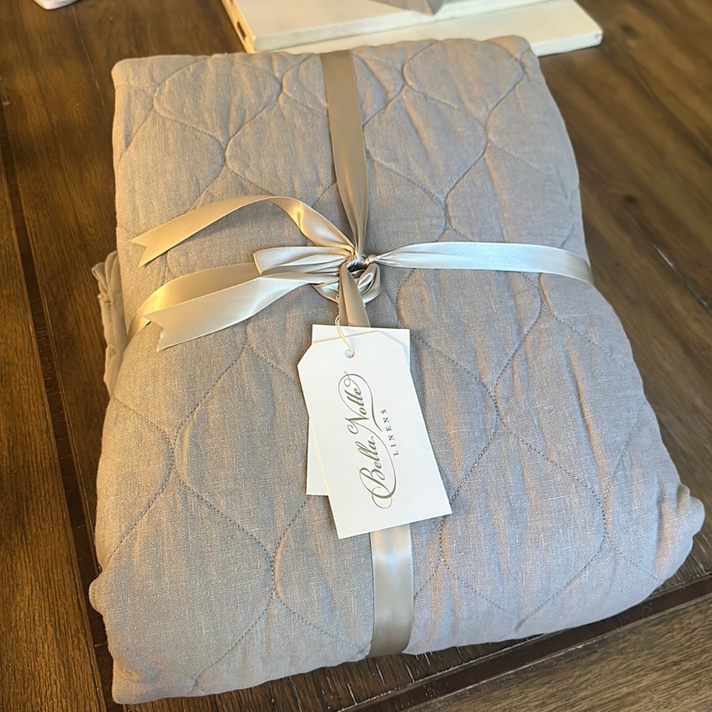 Queen Bella Notte quilt